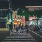 Jalan Tunjungan Malam Hari