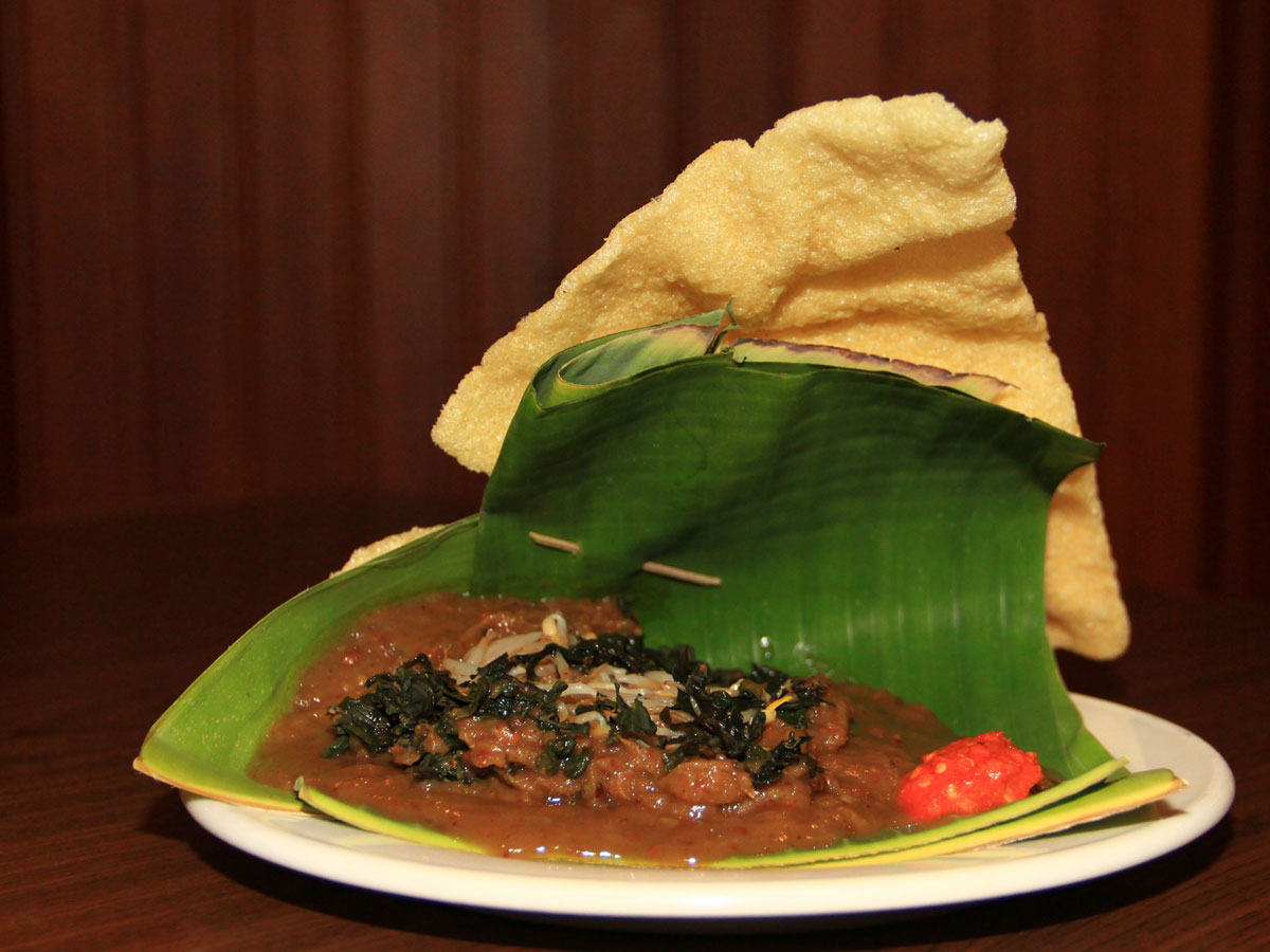 Penyajian Pecel Semanggi