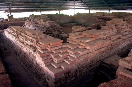 Candi Gentong/Sumber foto: idsejarah