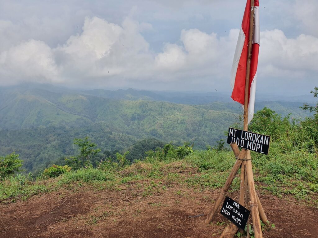 Gunung Lorokan/sumber foto: AdrinPunyaBlog