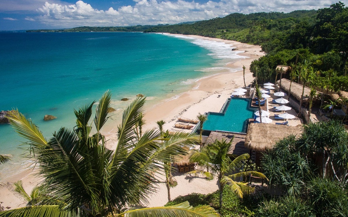 Pantai Nihiwatu, Sumba, Nusa Tenggara Timur