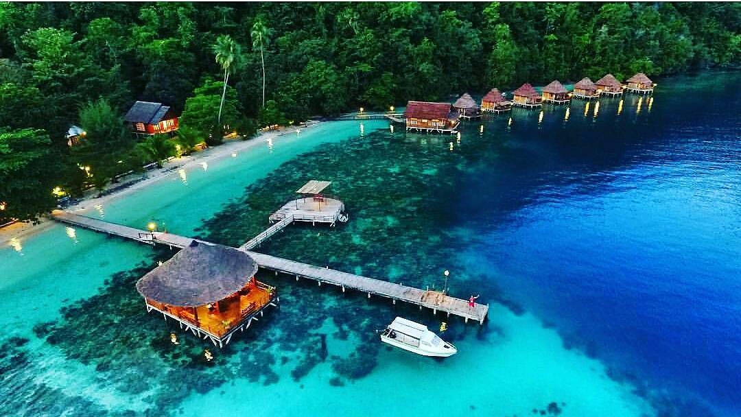 Pantai Ora, Maluku Tengah