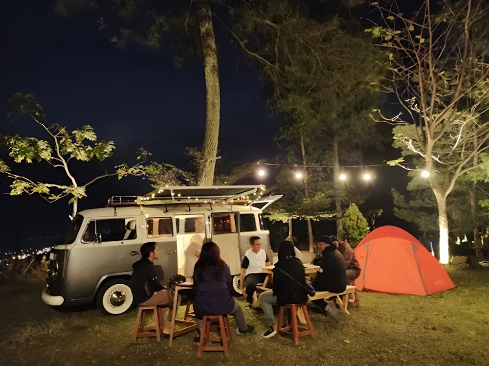romantic camp