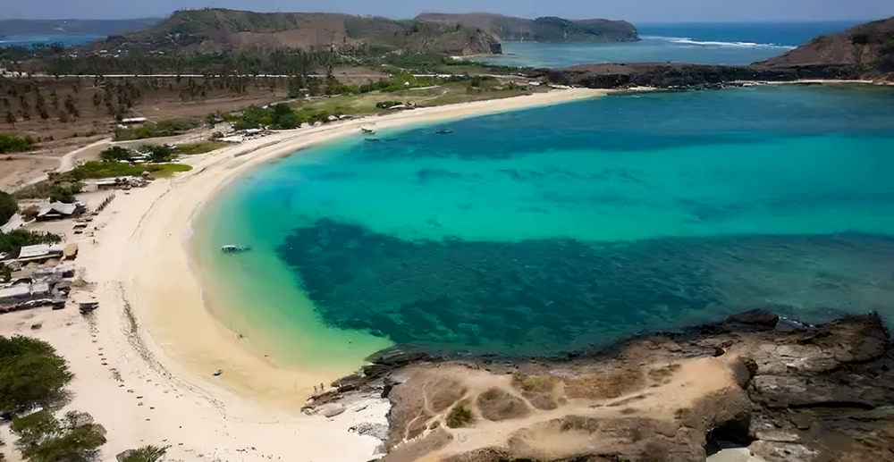 Pantai Tanjung Aan, Lombok, Nusa Tenggara Barat
