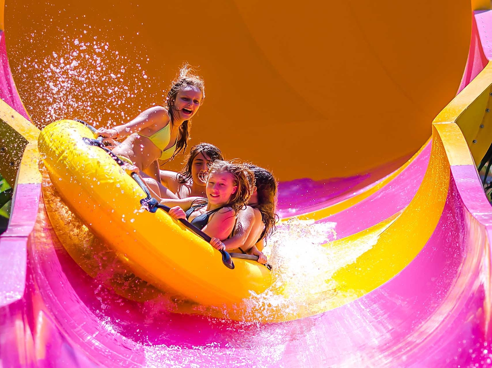 Sumber : https://www.google.com/url?sa=i&url=https%3A%2F%2Fwww.wandernesia.com%2Fproduct%2Fwaterbom-bali-and-south-bali-day-tour%2F&psig=AOvVaw2Hrrcl9K7JDmyegPbQ72HJ&ust=1758614412387000&source=images&cd=vfe&opi=89978449&ved=0CBUQjRxqFwoTCIipmrHz648DFQAAAAAdAAAAABA3