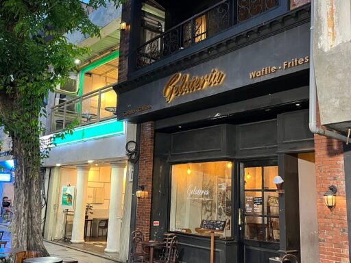 Cafe Gelateria Tunjungan Surabaya