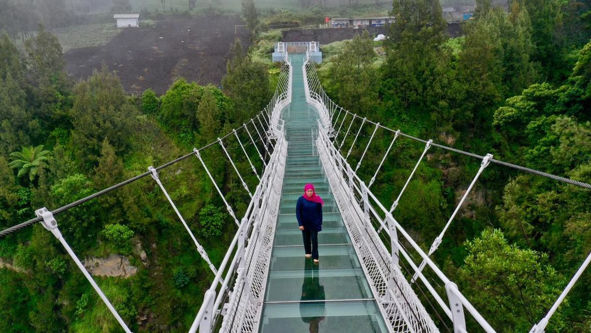 Jembatan Kaca Seruni Point, Bromo