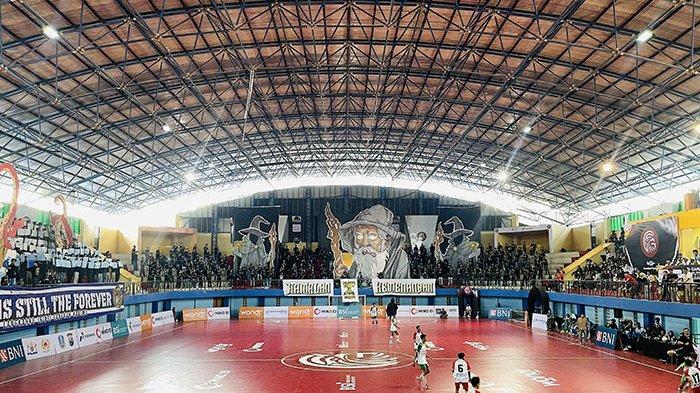 Sumber : https://www.google.com/url?sa=i&url=https%3A%2F%2Fsurabaya.tribunnews.com%2F2024%2F10%2F09%2Fgaruda-futsal-league-2024-di-surabaya-dihadiri-16-ribu-suporter&psig=AOvVaw3sVp5zye_-i-5GoNw0UklS&ust=1760069520062000&source=images&cd=vfe&opi=89978449&ved=0CBUQjRxqFwoTCJDMnIiglpADFQAAAAAdAAAAABAE
