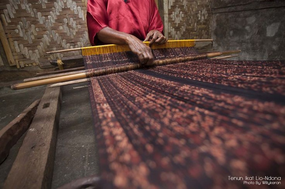Tenun Indonesia
