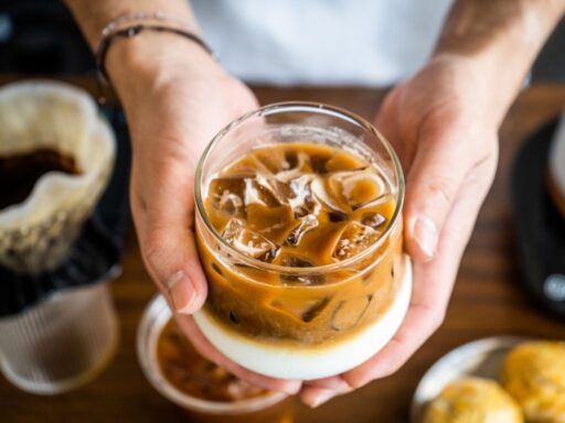 Sumber : https://www.google.com/url?sa=i&url=https%3A%2F%2Ffood.detik.com%2Finfo-kuliner%2Fd-6496585%2F7-tren-kopi-yang-bakal-populer-2023-pencinta-kopi-merapat&psig=AOvVaw2VuURU8Ozk0rXEJayb2AQv&ust=1760672882506000&source=images&cd=vfe&opi=89978449&ved=0CBUQjRxqFwoTCJjx_eDnp5ADFQAAAAAdAAAAABAE