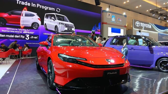 Honda Prelude berwarna merah dipamerkan di GIIAS Surabaya 2026