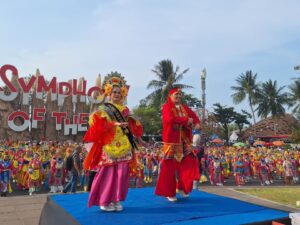 Atraksi Penari Utama Betawi di Symphony of the Sea Ancol