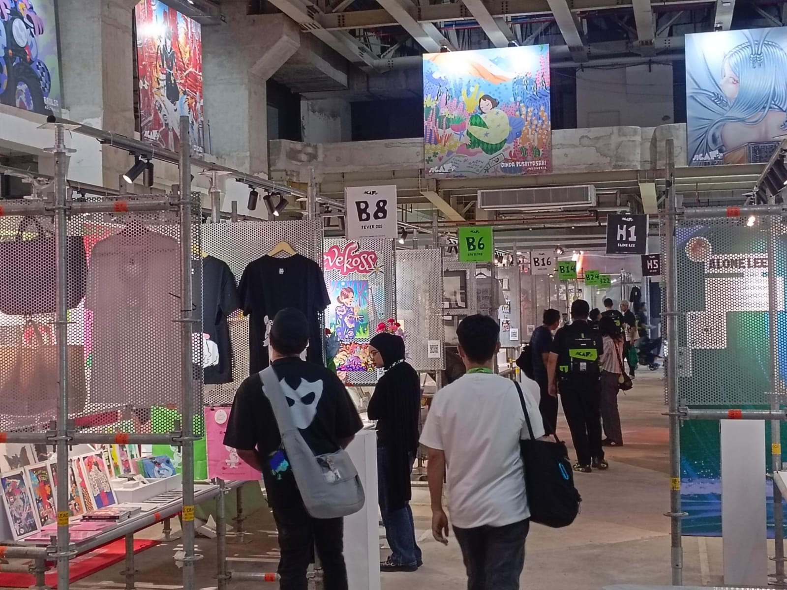 Suasana area pameran dan booth kreator di JICAF 2026