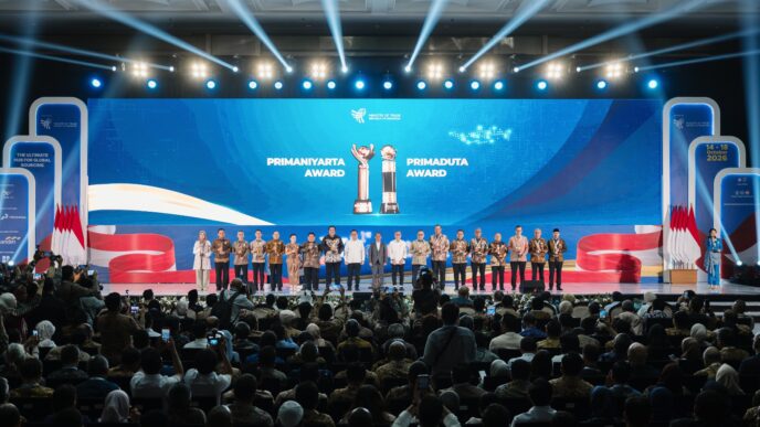 Penganugerahan Primaniyarta dan Primaduta Award oleh Kementerian Perdagangan RI di atas panggung bersama para pemenang.